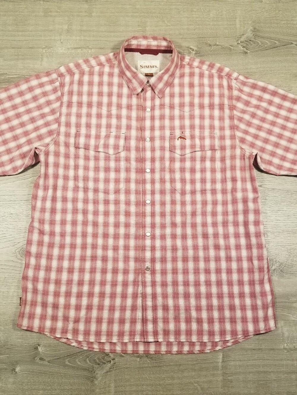 Simms Pearl Snap Fishing Shirt Men's Large Red Plaid Vented Short Sleeve Pockets